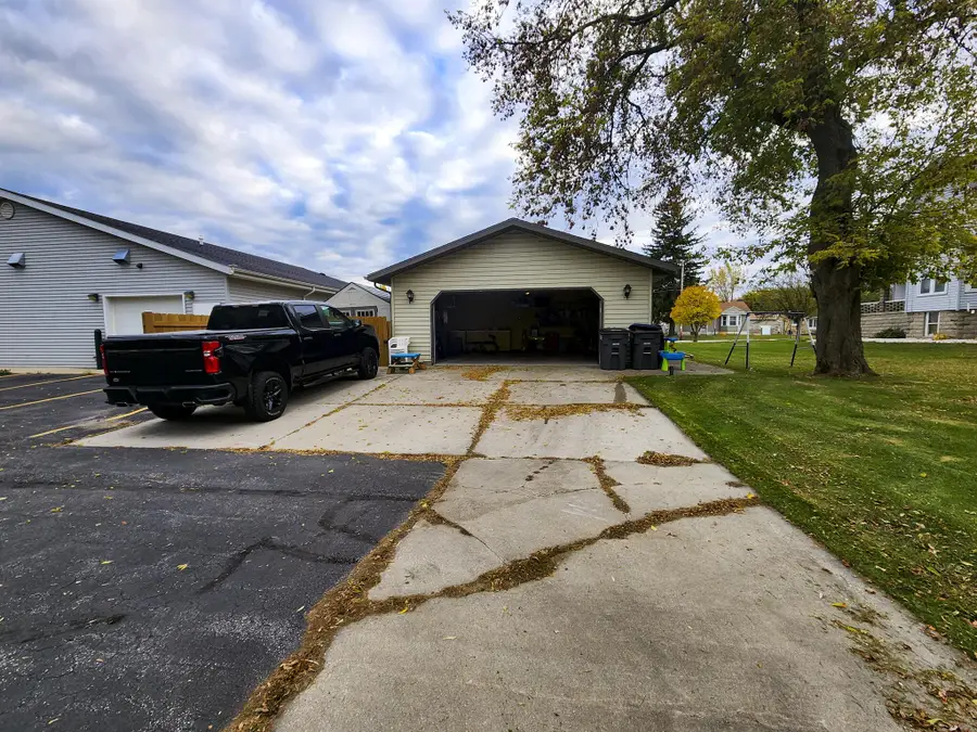 2712 Superior Ave, Sheboygan, WI 53081 - Image #2