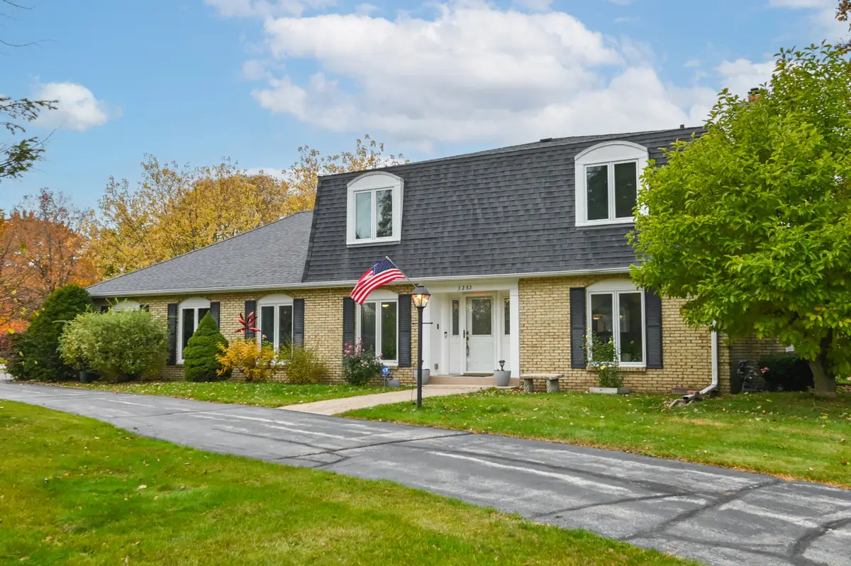 3285 Old Lantern Dr, Brookfield, WI 53005 - Image #1