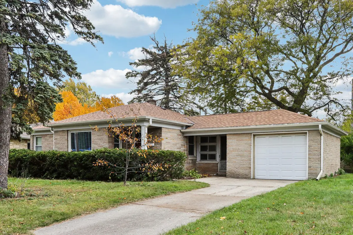 1011 W Silver Spring Dr, Milwaukee, WI 53209 - Image #1