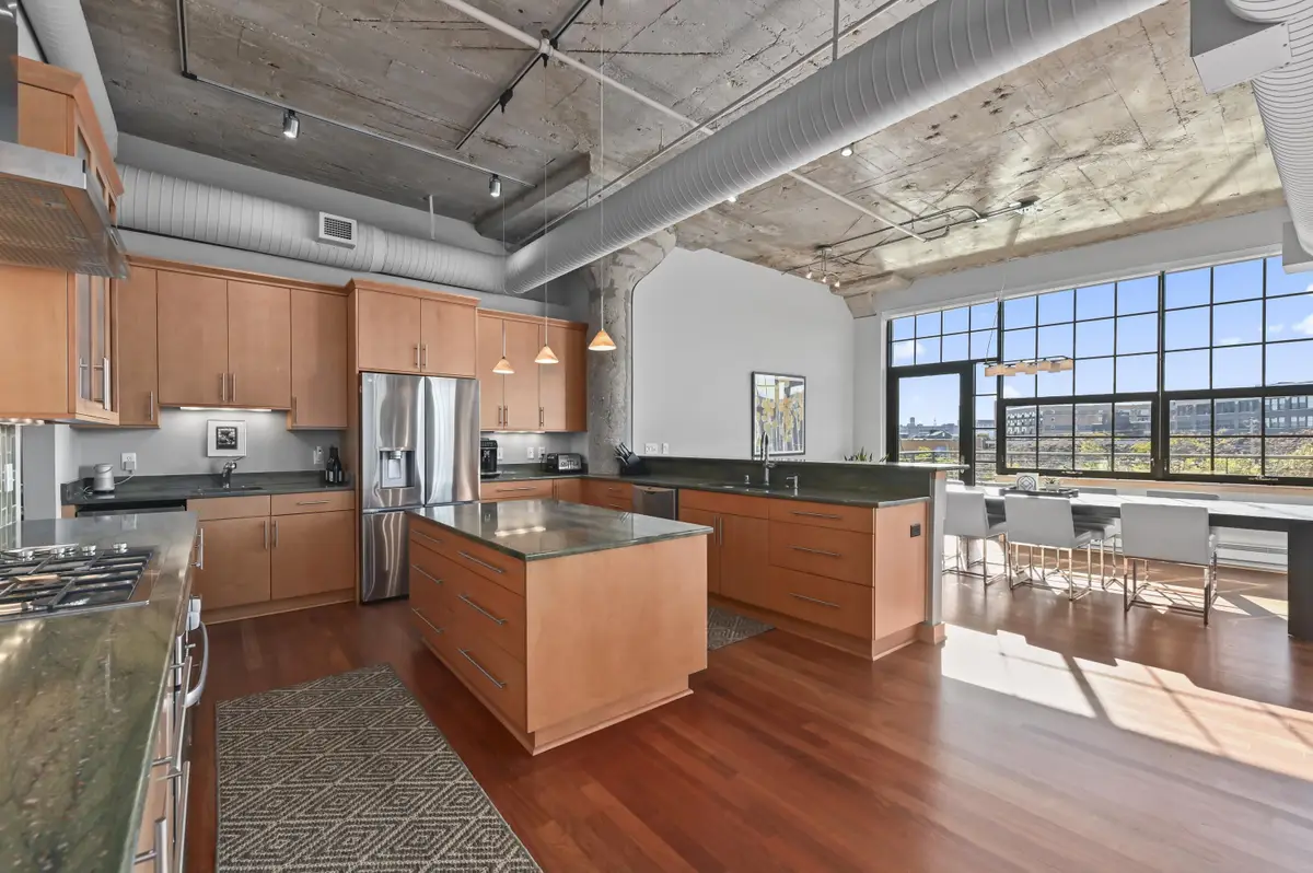 311 E Erie St, Milwaukee, WI 53202 - #1