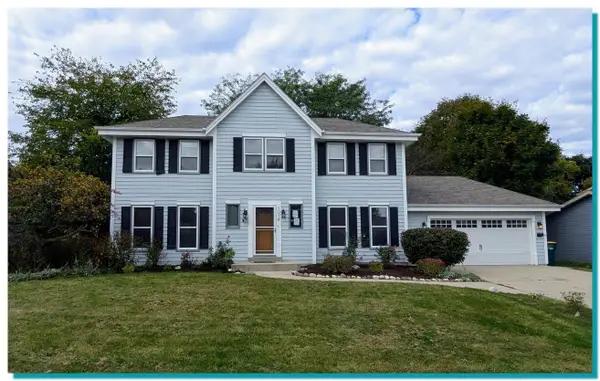 1014 Cottonwood Ct, West Bend, WI 53095