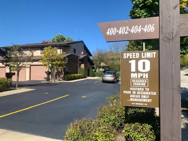 400 Sheffield Rd, Waukesha, WI 53186