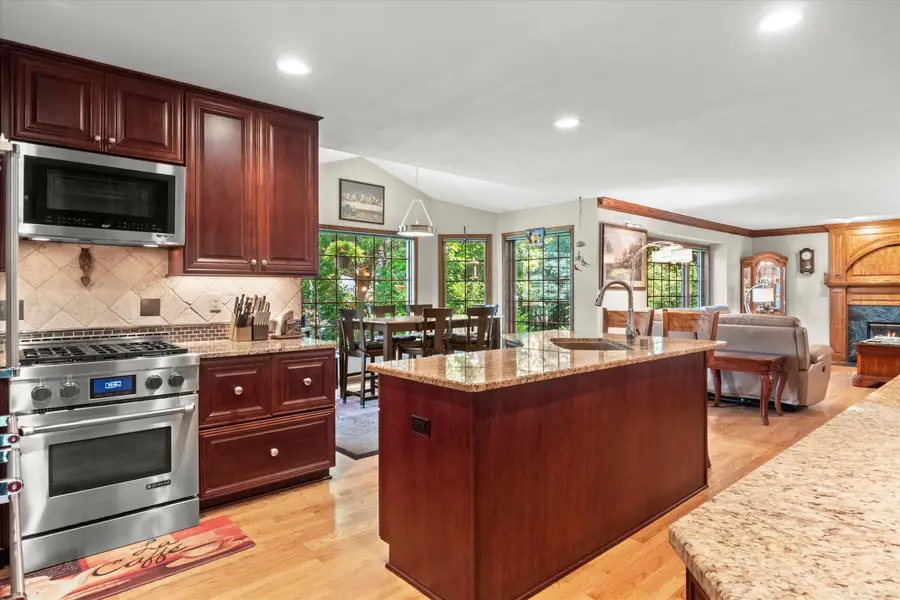 1114 Silent Sunday Ct, Caledonia, WI 53402 - Image #3