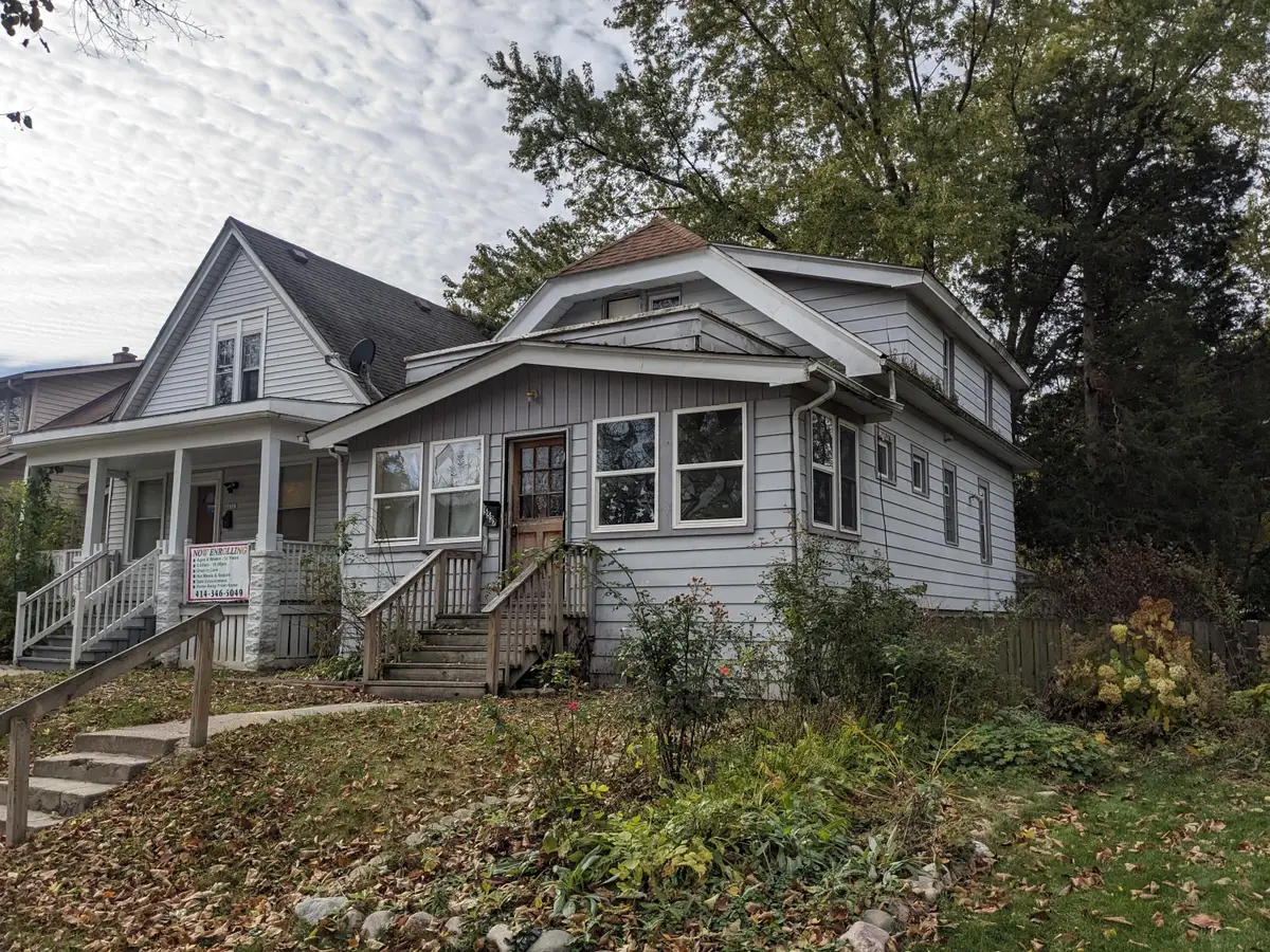 5527 N 34th St, Milwaukee, WI 53209 - Image #1