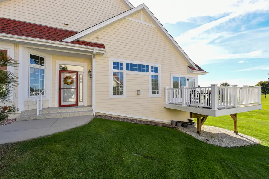 4033 S Fohr Dr, New Berlin, WI 53151 - Image #3