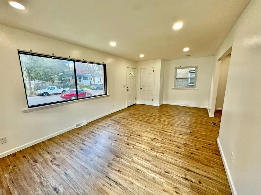 642 S 66th St, Milwaukee, WI 53214 - Image #3