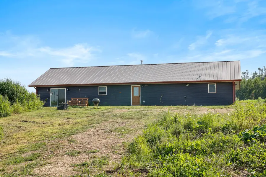 W10864 Santas Loop Rd, Wonewoc, WI 53968 - Image #2