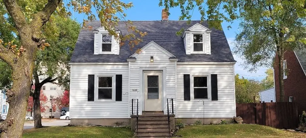 1028 9th Ave, Menominee, MI 49858 - Image #1