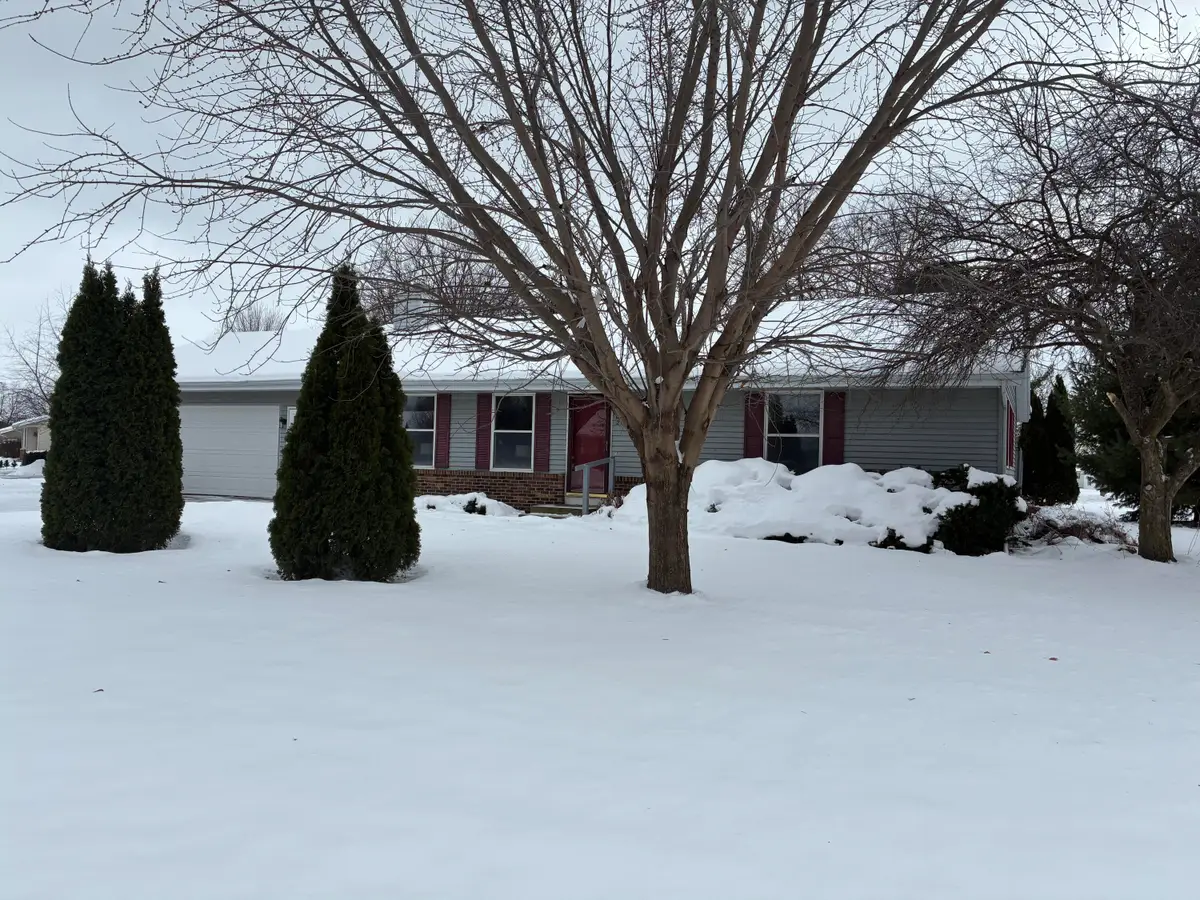 2133 Ontario Dr, Janesville, WI 53545 - Image #1