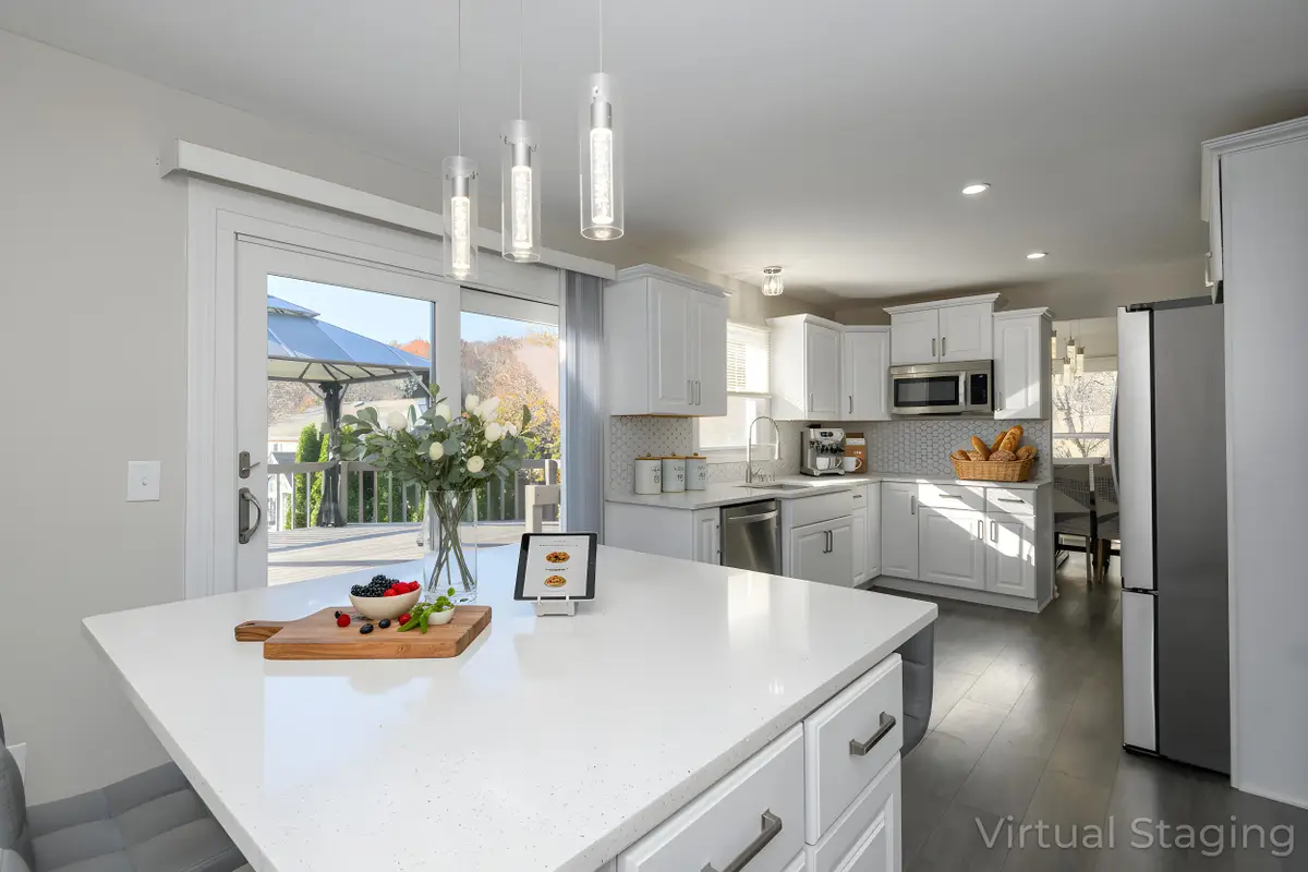 2811 Comanche Ct S, Waukesha, WI 53188 - Image #1