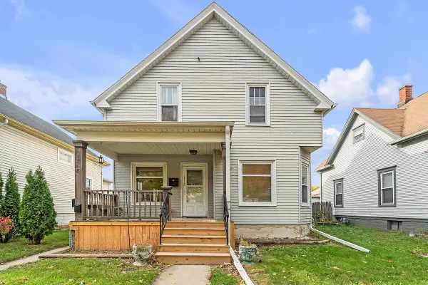 1718 Flett Ave, Racine, WI 53405