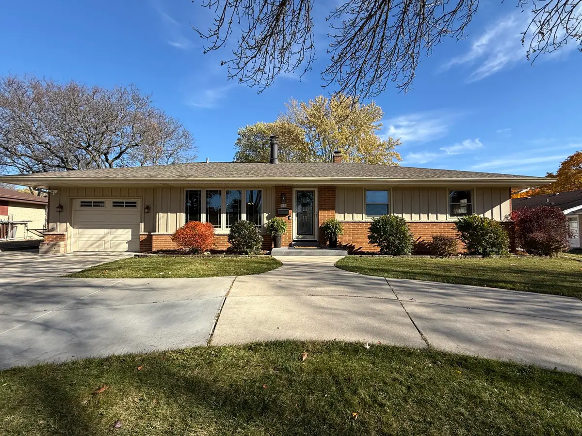 5400 S 22nd Pl, Milwaukee, WI 53221 - #1