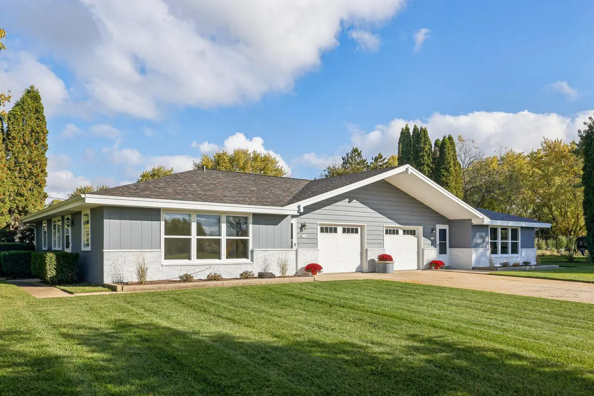 N8306 Greenwald Ct, East Troy, WI 53120 - Image #1