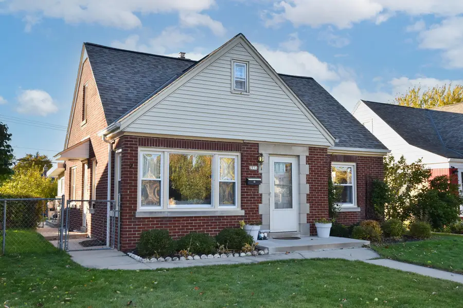 2751 N 83rd St, Milwaukee, WI 53222 - Image #2