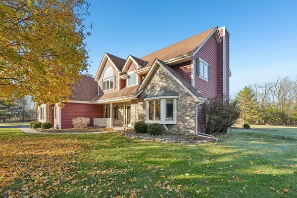 N73W26971 Kettle Cove Ln, Lisbon, WI 53089