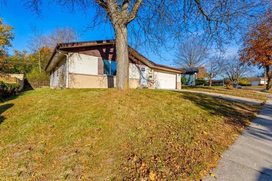 9610 W Rio St, Milwaukee, WI 53225 - Image #2