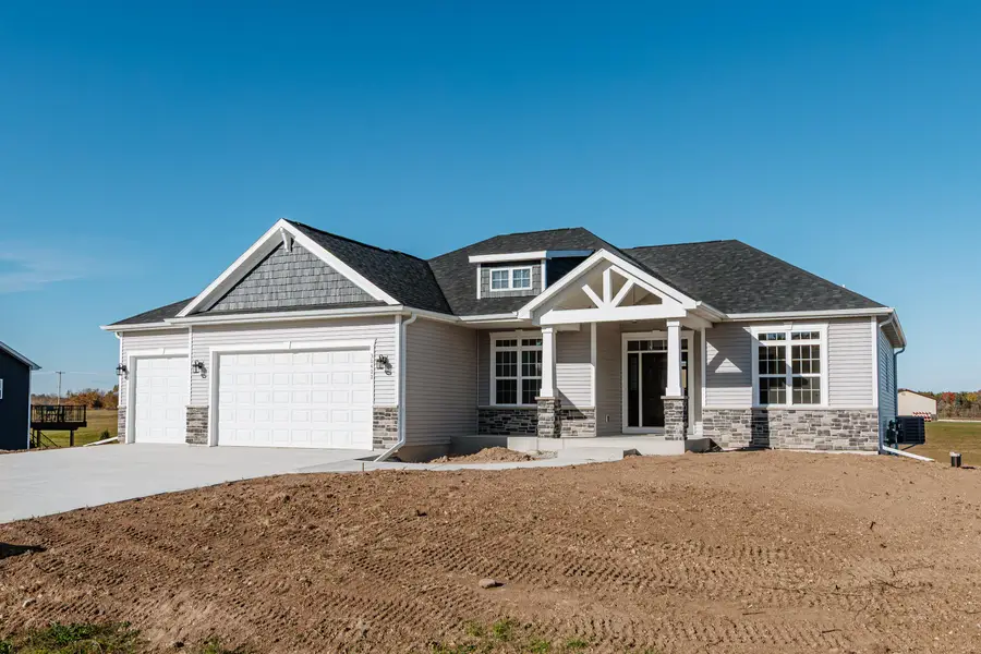 30422 Jeffrey Dr, Burlington, WI 53105 - Image #2