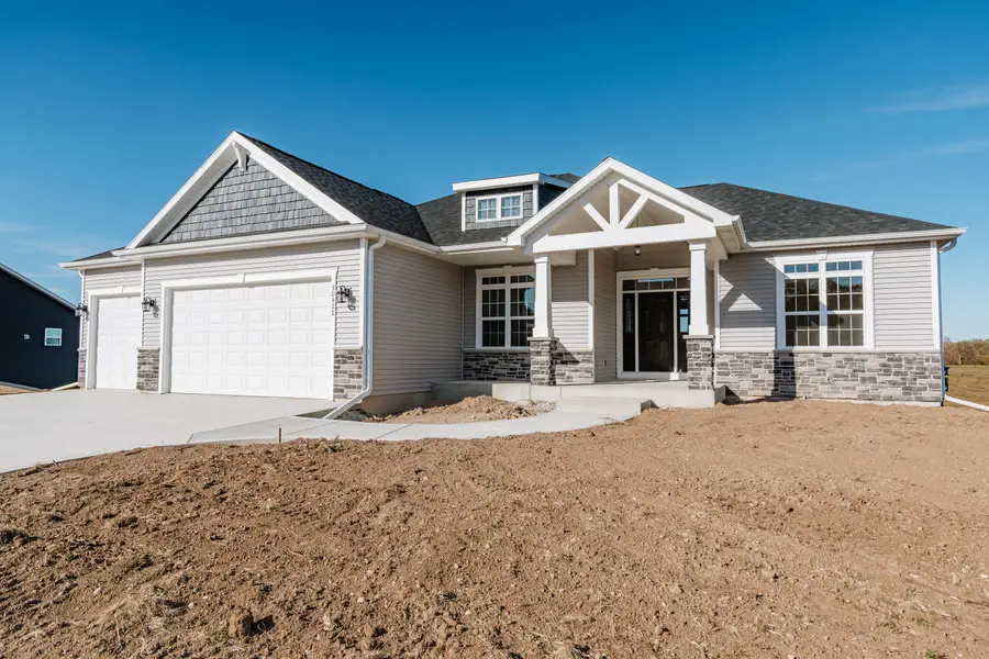 30422 Jeffrey Dr, Burlington, WI 53105 - Image #3