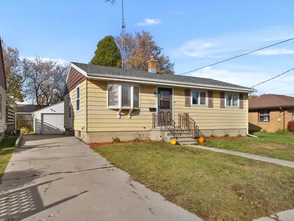 2608 Jackson St, Two Rivers, WI 54241