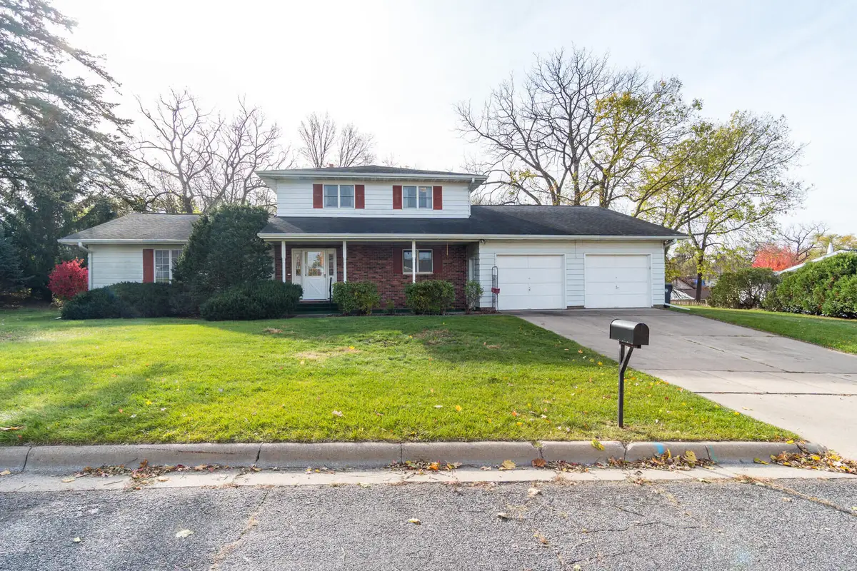 908 Monroe St, Onalaska, WI 54650 - #1