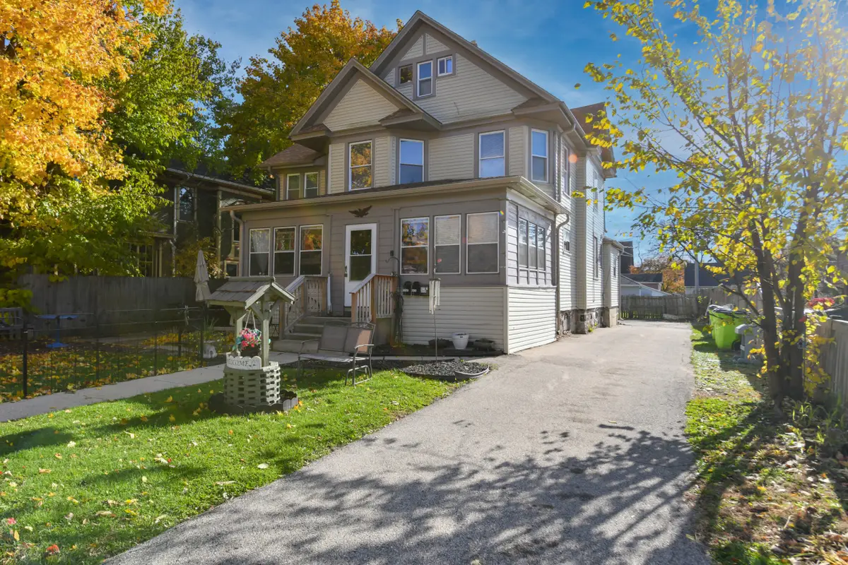 516 E Walworth Ave, Delavan, WI 53115 - #1