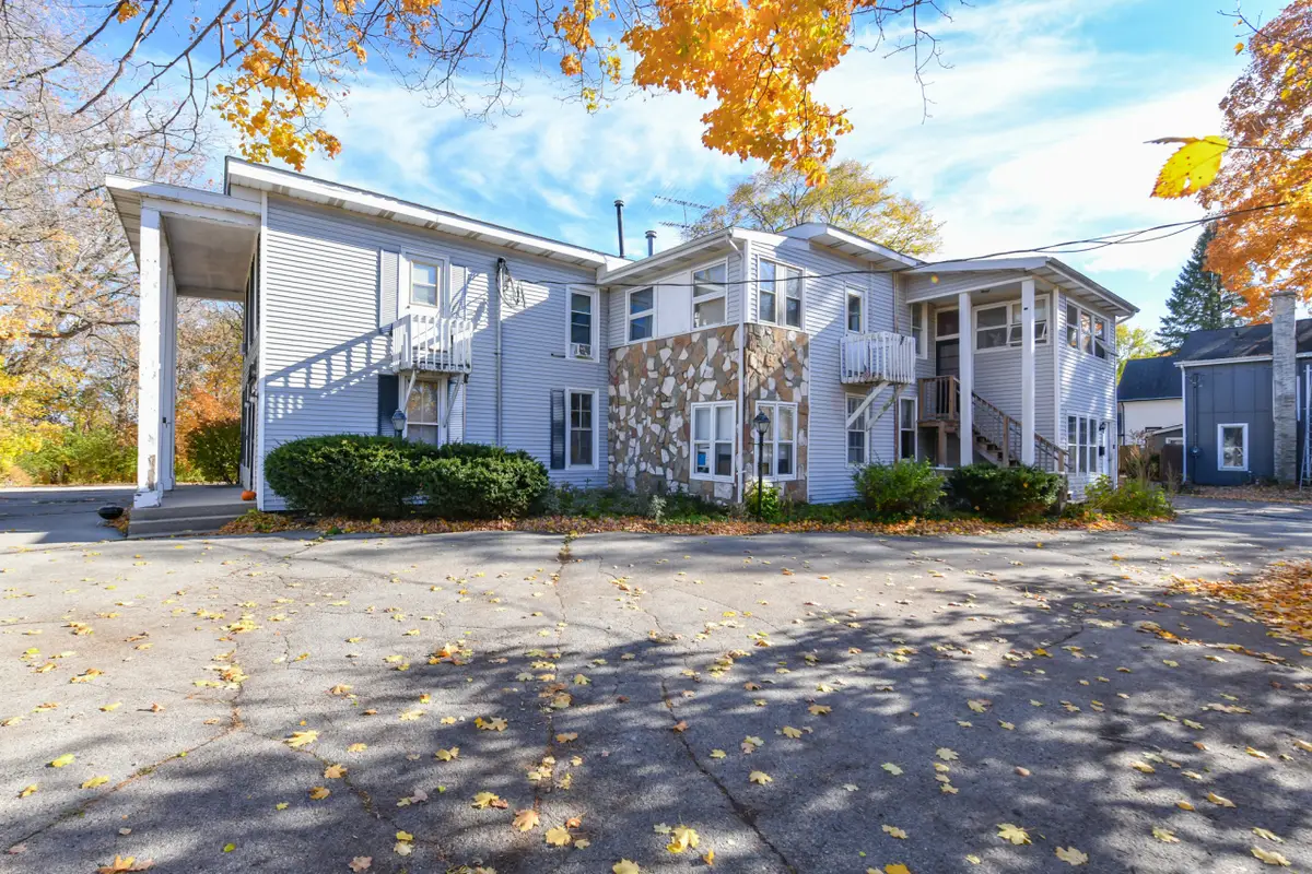 220 W Walworth Ave, Delavan, WI 53115 - #1