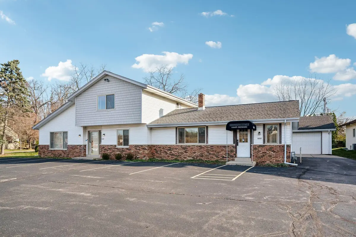 4646 S 124th St, Greenfield, WI 53228 - Image #1