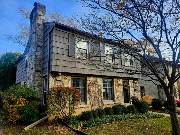 162 N 86th St, Wauwatosa, WI 53226