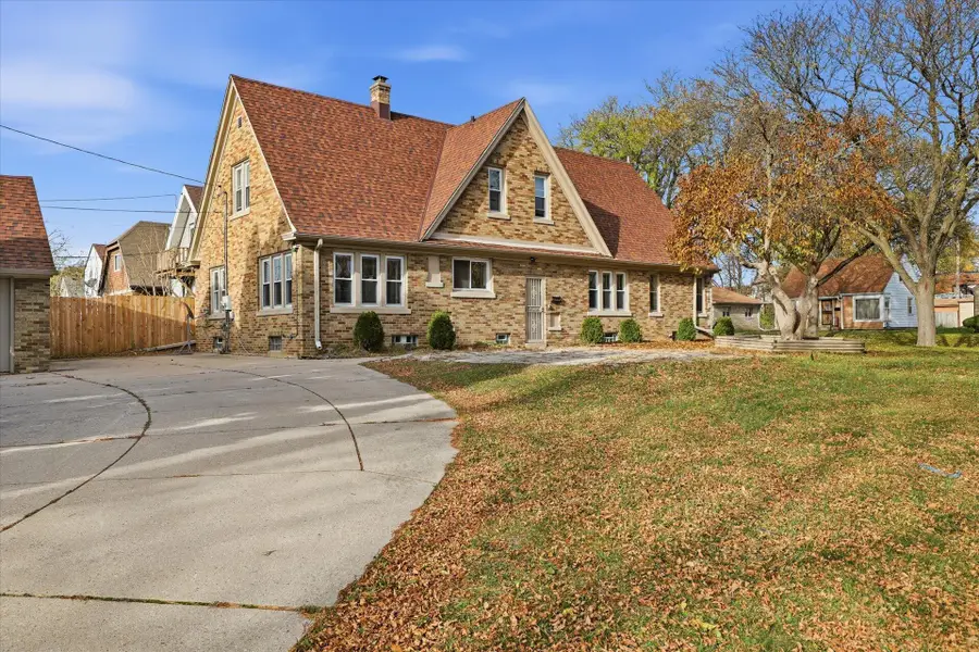 4709 W Leon Ter, Milwaukee, WI 53216 - Image #2