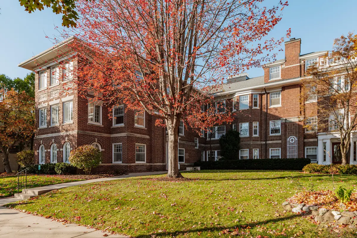 3123 N Marietta Ave, Milwaukee, WI 53211 - Image #1