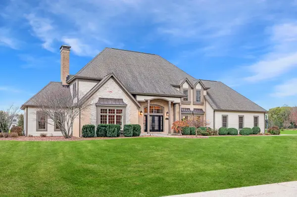 3268 Waterleaf Ln, Delafield, WI 53029