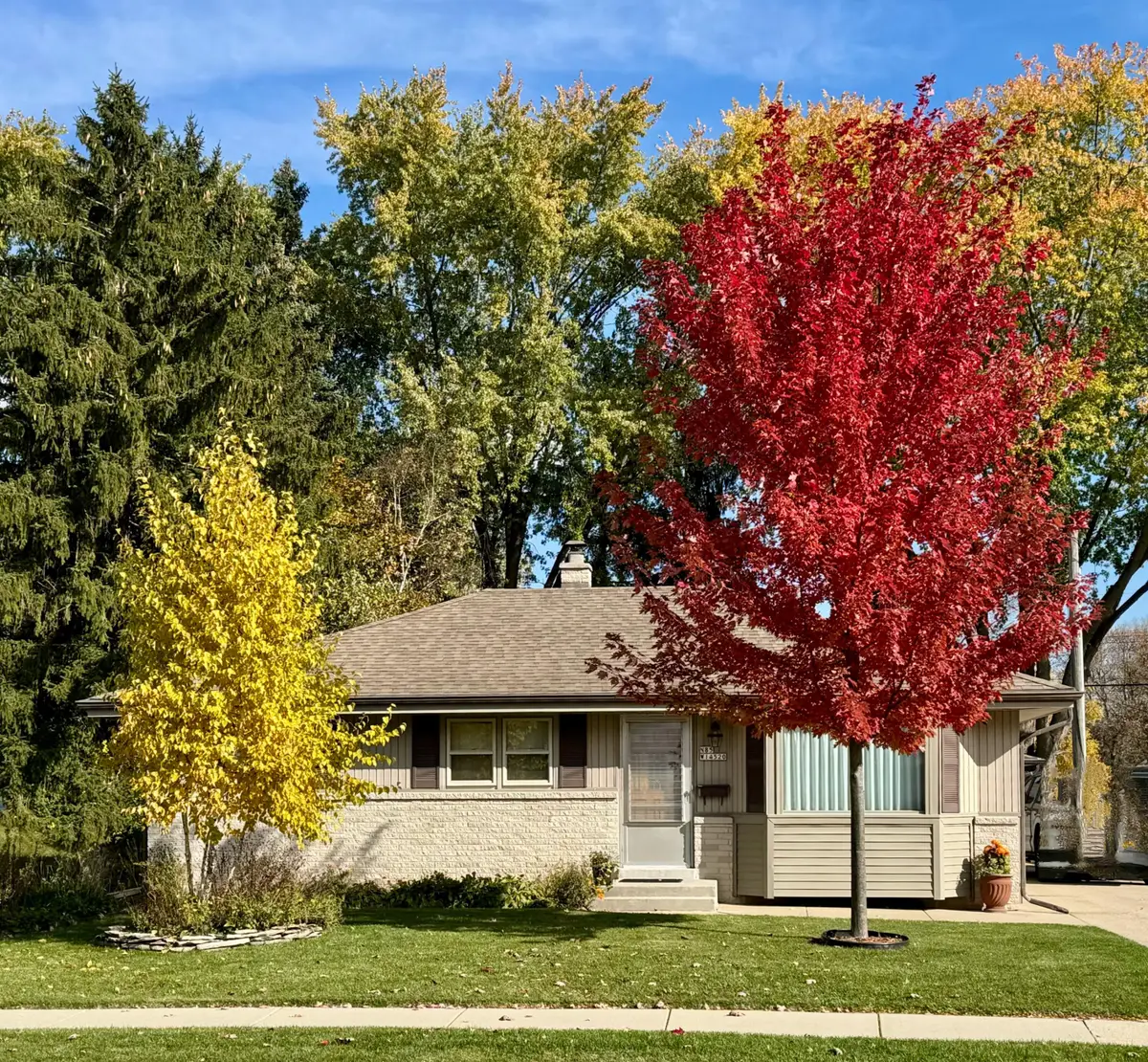 N85W14520 Manchester Dr, Menomonee Falls, WI 53051 - Image #1