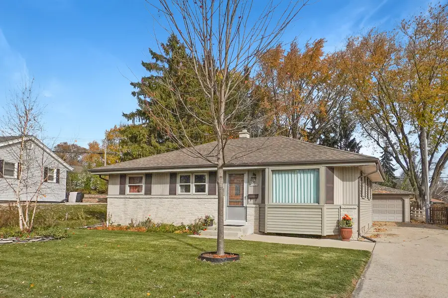 N85W14520 Manchester Dr, Menomonee Falls, WI 53051 - Image #3