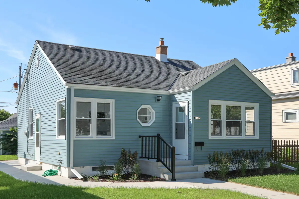 2433 S 74th St, West Allis, WI 53219 - #1