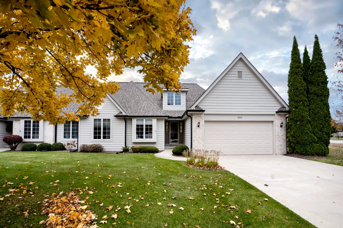 550 S Mcpride Ln, Brookfield, WI 53045 - Image #1