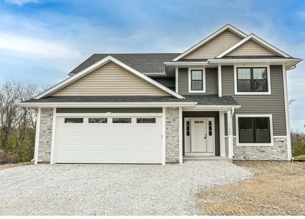 11388 W Tess Creek St, Franklin, WI 53132 - Image #1