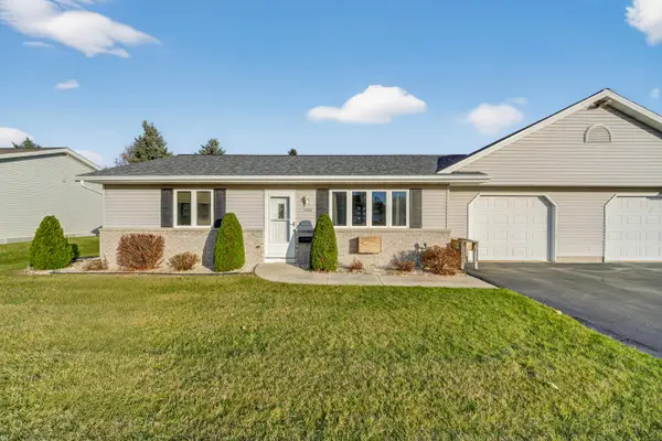 1106 Dewey St, Kiel, WI 53042