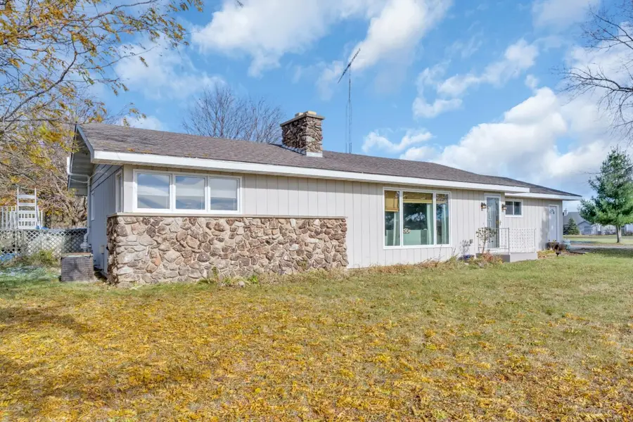 40522 Bloomfield Rd, Powers Lake, WI 53128 - Image #3