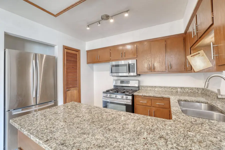 18570 Kamala Ct, Brookfield, WI 53045 - Image #3