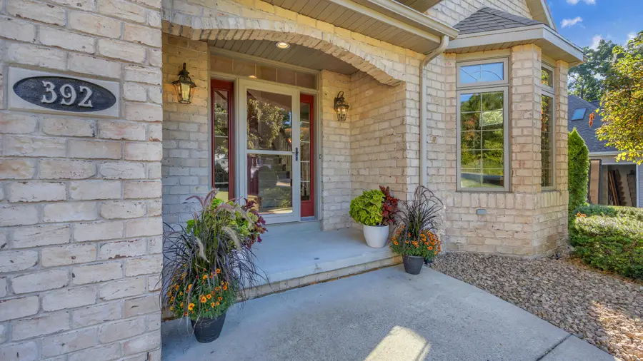 392 Ledgewood Dr, Fond Du Lac, WI 54937 - Image #2