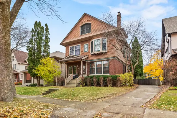 2918 N Hackett Ave, Milwaukee, WI 53211