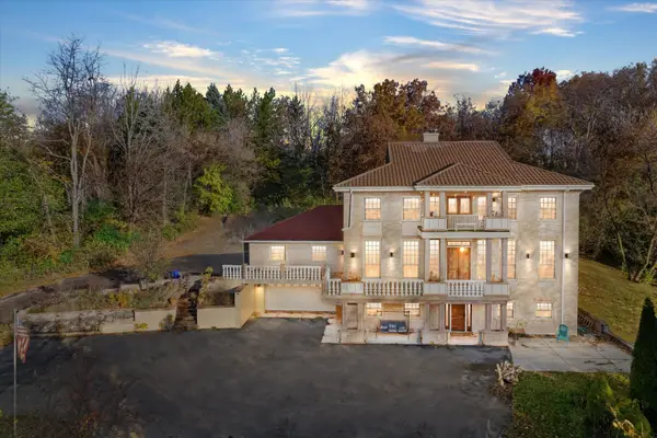 N44W25902 Lindsay Rd, Pewaukee, WI 53072