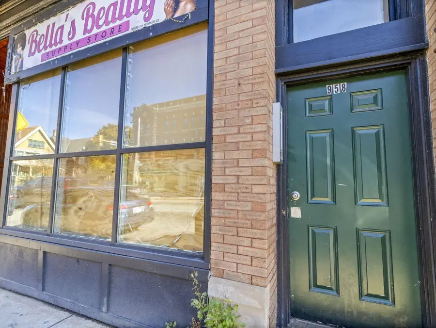 958 N 27th St, Milwaukee, WI 53208 - Image #3