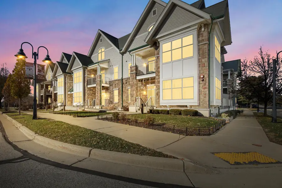 14900 W Wilbur Dr, New Berlin, WI 53151 - Image #2