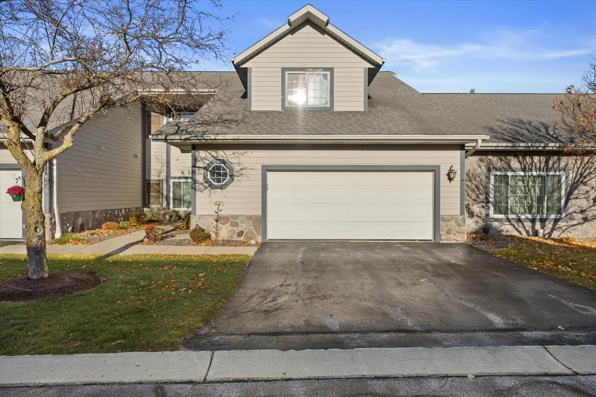 5325 S Hidden Dr, Greenfield, WI 53221 - Image #1