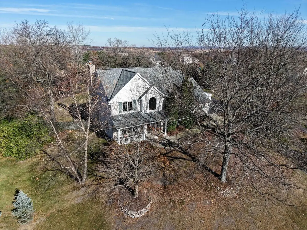 S78W29842 Crossgate Dr, Mukwonago, WI 53149 - Image #1