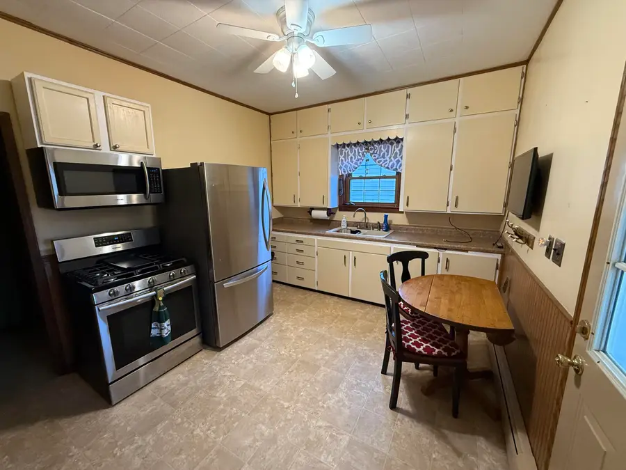 351 Randolph St, Mishicot, WI 54228 - Image #3