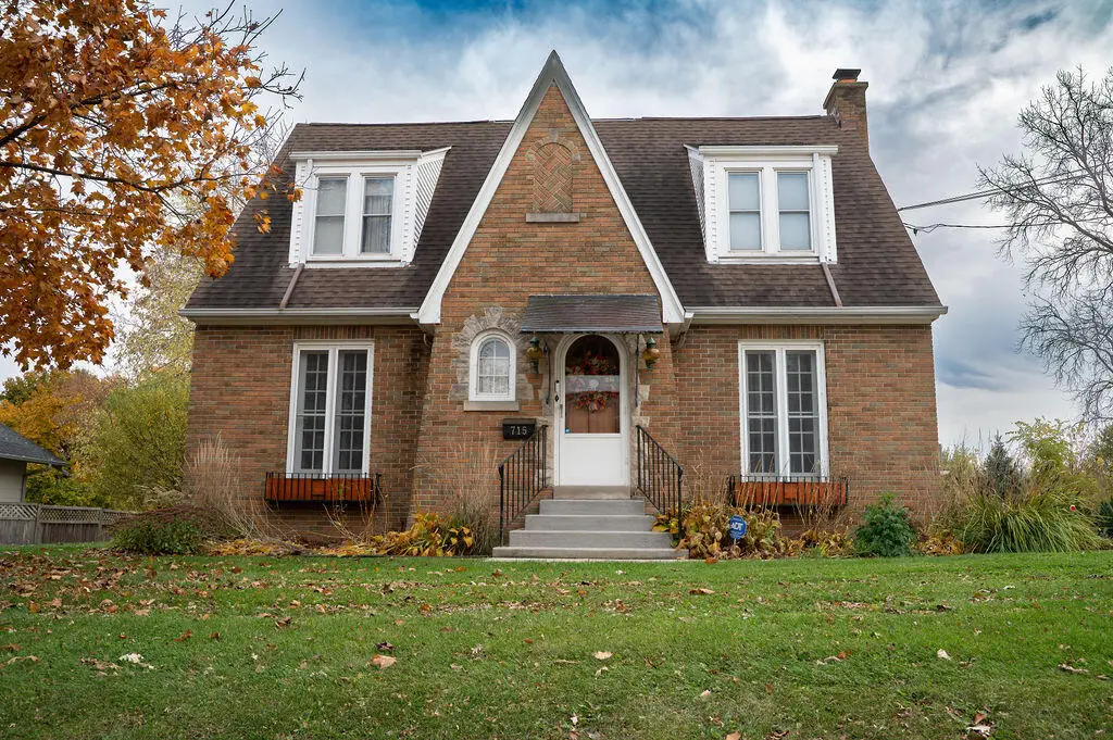 715 E College Ave, Waukesha, WI 53186 - Image #1