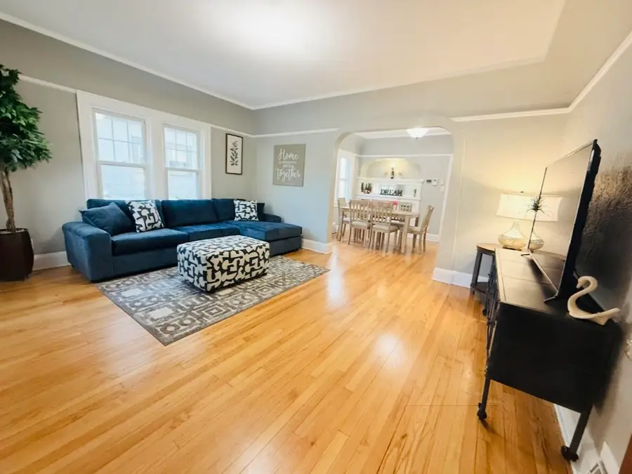 155 W Crawford Ave, Milwaukee, WI 53207 - Image #3