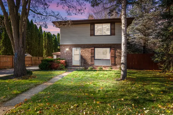 133 Judge Dr, Saukville, WI 53080